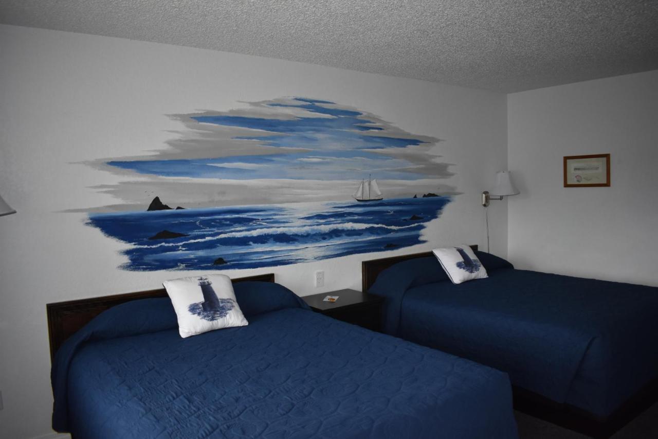 Lighthouse Cove Inn Бандън Екстериор снимка A room at the motel