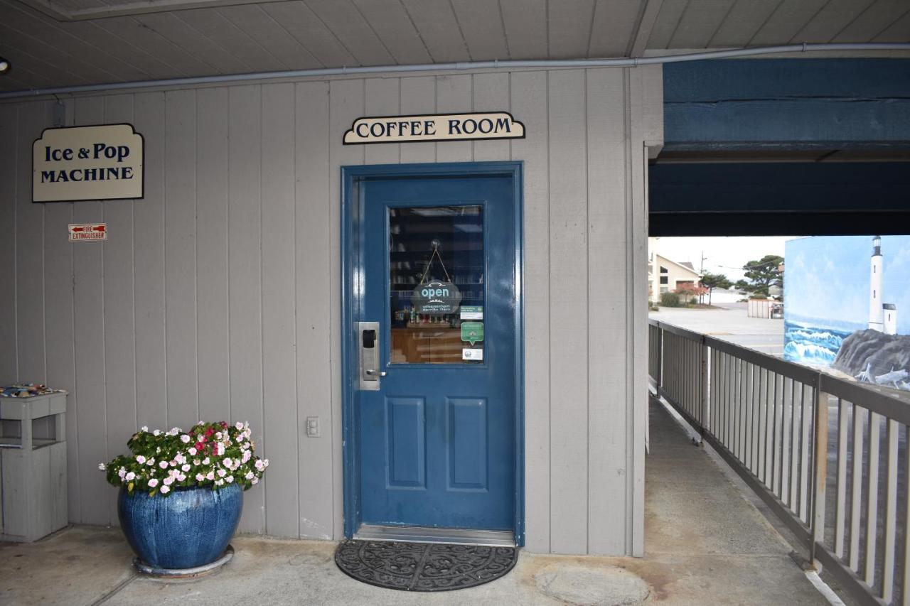 Lighthouse Cove Inn Бандън Екстериор снимка The coffee room at the airport